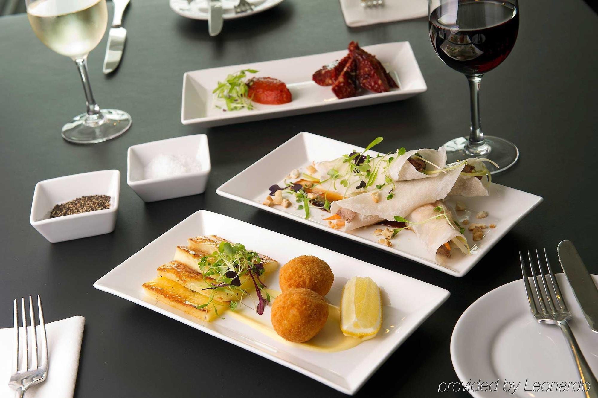 Novotel Brisbane Airport Restaurant photo